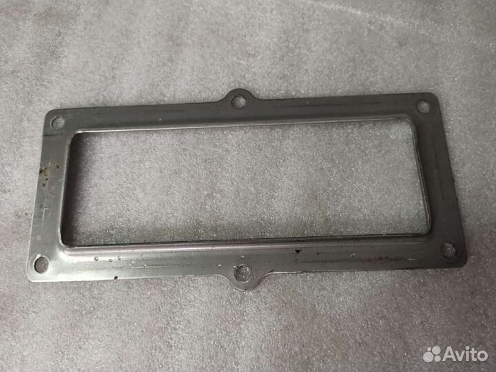 Пластина крепления воздушного короба на гидроцикл