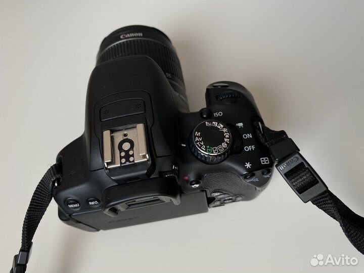 Зеркальный фотоаппарат Canon EOS 650D