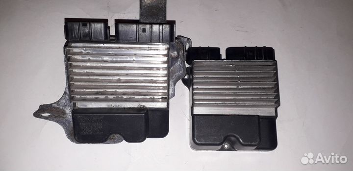 Блок управления форсунками Toyota Avensis