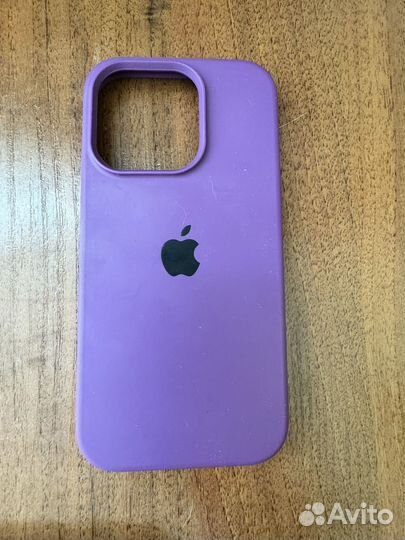 Чехлы и стекло на iPhone 14 pro