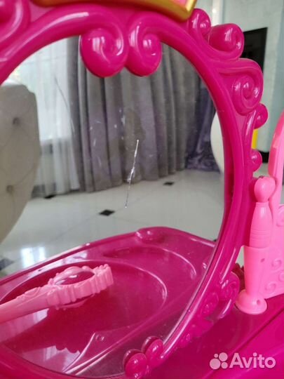 Детский туалетный столик