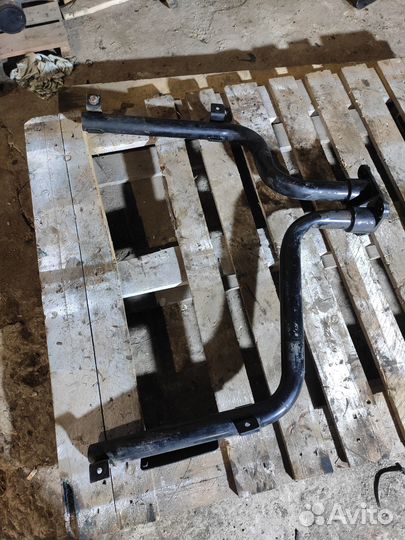 Кронштейн левого крыла Faw J6