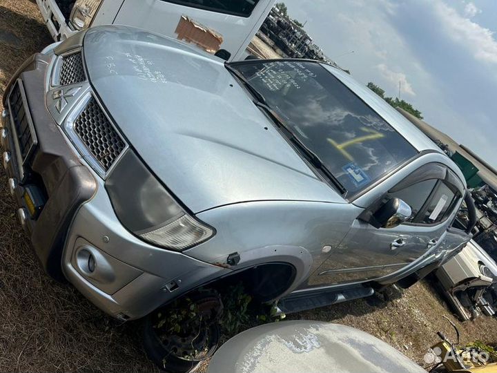 Двигатель Mitsubishi L200 KB4T 4D56U 2012