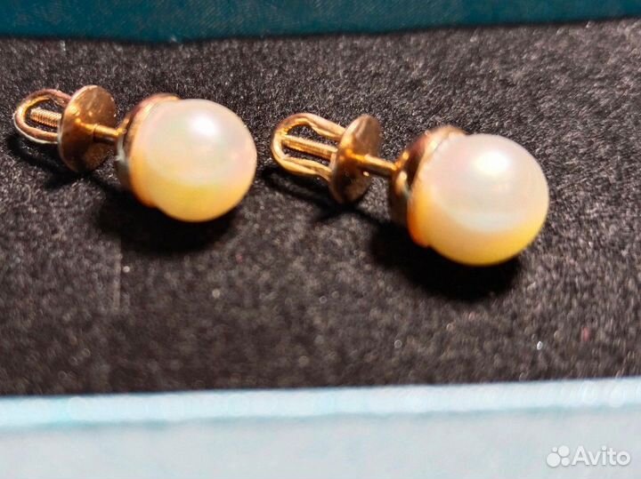 Золотые серьги на винтах с жемчугом 583