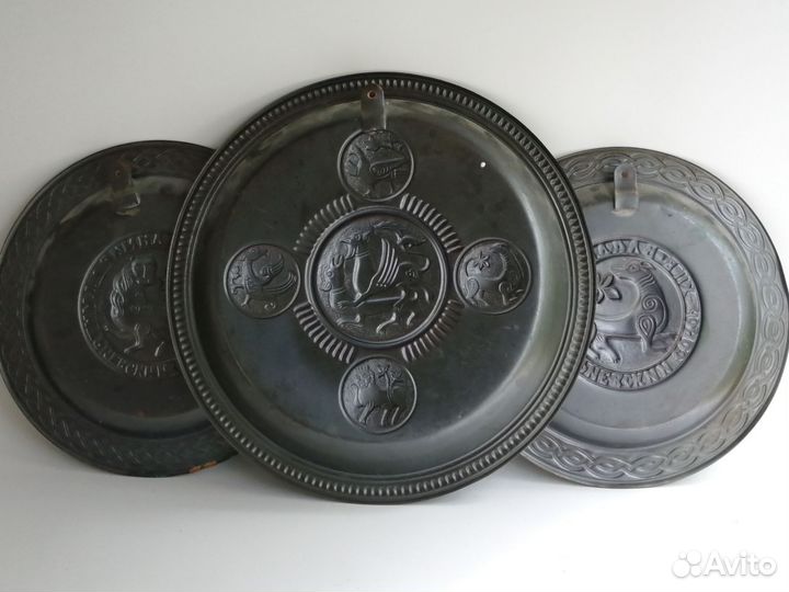 Тарелка настенное панно Дмитровский собор медь