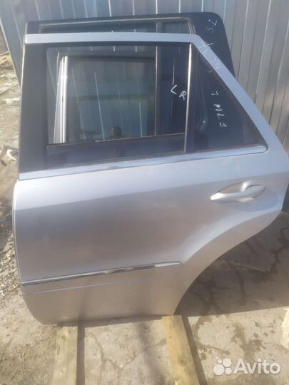 Дверь задняя левая Mercedes-Benz ML W164