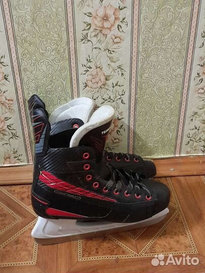 Коньки хоккейные