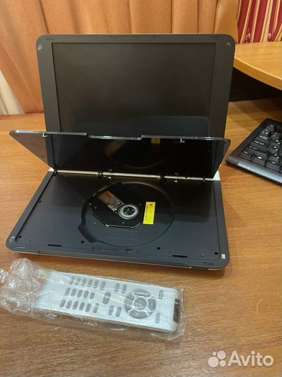 DVD плеер Philips портативный