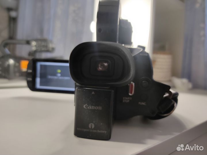 Профессиональная видеокамера Canon XA25