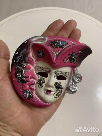 Венецианская декоративная маска