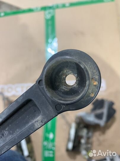 Поводок заднего дворника mazda bongo sk