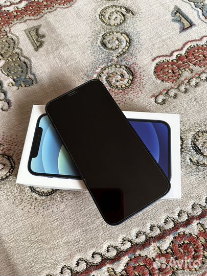 iPhone 12, 64 ГБ