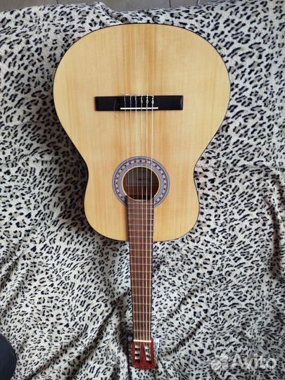 Классическая гитара шестиструнная бу