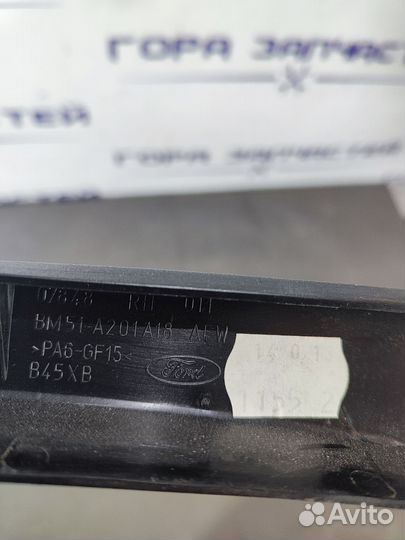 Накладка двери передняя правая Ford Focus 3