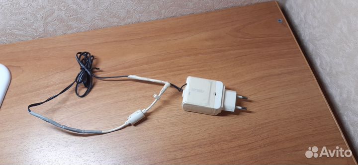 Нетбук asus Eee pc101ch в рабочем состоянии+мышка