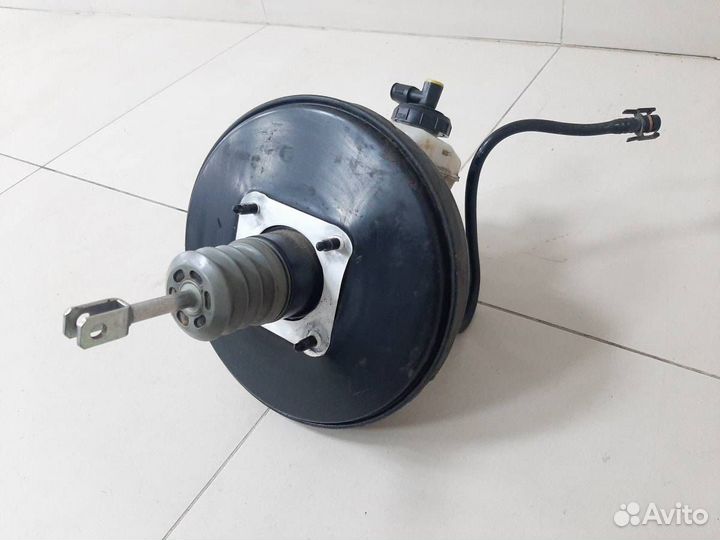 Усилитель тормозов вакуумный Renault Duster 2012