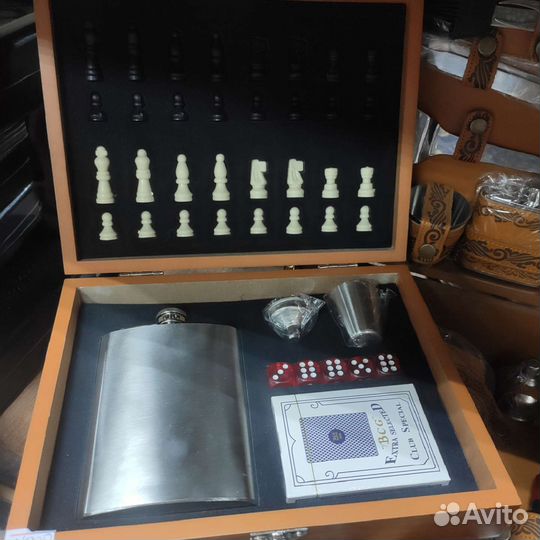 Фляжки в наборах