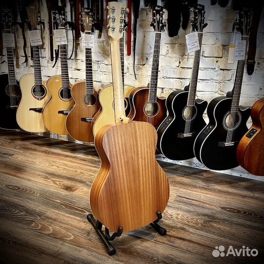 Акустическая гитара Kremona M15-GG