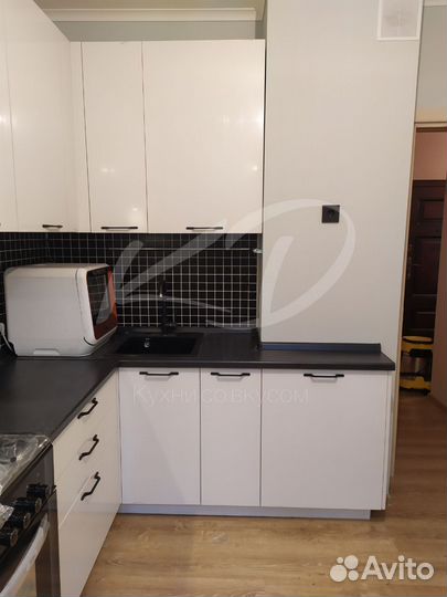 Угловая кухня в наличии