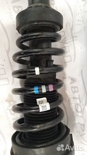 Амортизатор передний левый Lr Rr Velar 1 L560