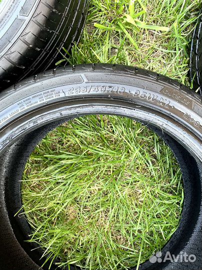 Arivo Ultra ARZ4 235/40 R18 W