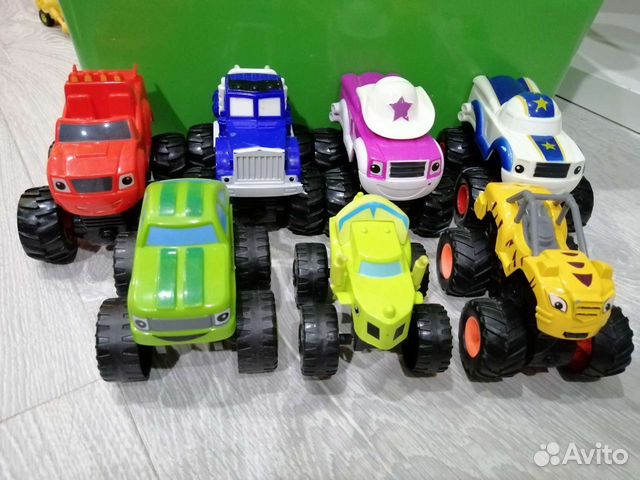 Машинки Вспыш,Крушила,Рык,Поли,Щенячий патруль