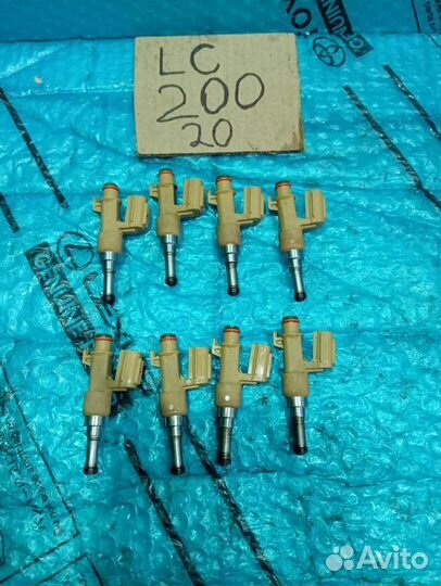 Форсунка топливная Toyota Land Cruiser 200 URJ202