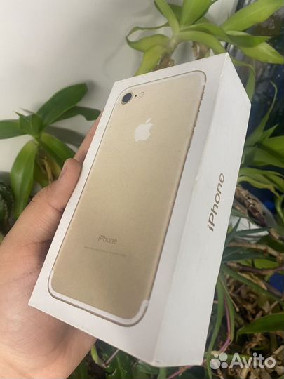 Коробка от iPhone 7