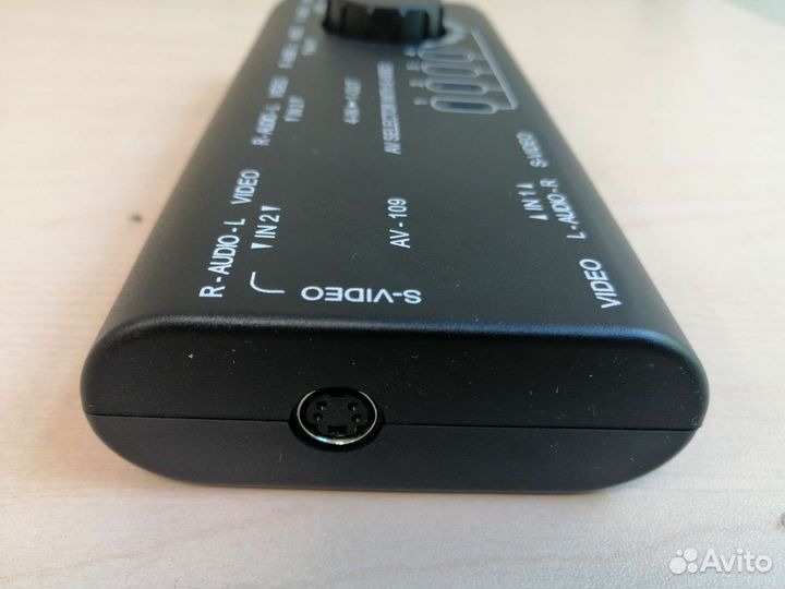 AV коммутатор (switch) тюльпан, S-video 4in 1out