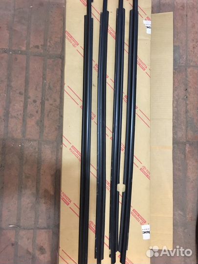 Молдинг двери Тойета Corolla E 151