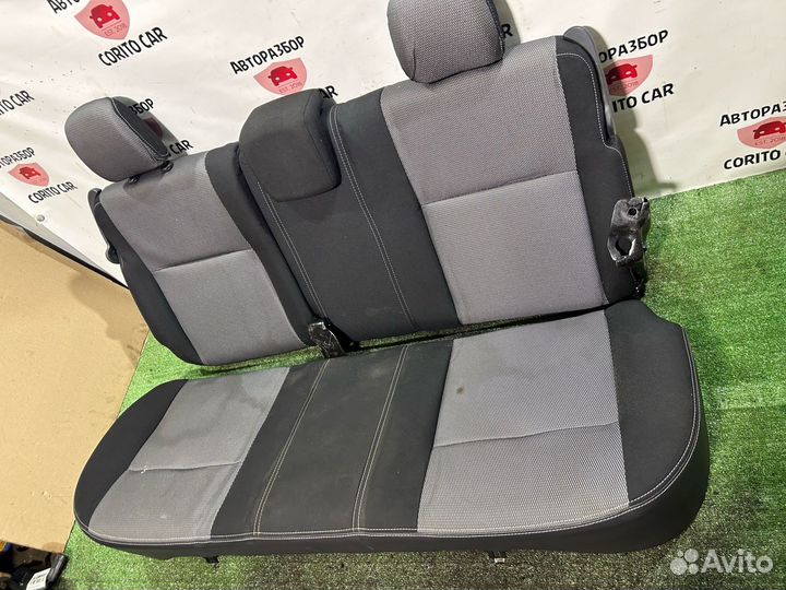 Сиденья задние Renault Duster 1
