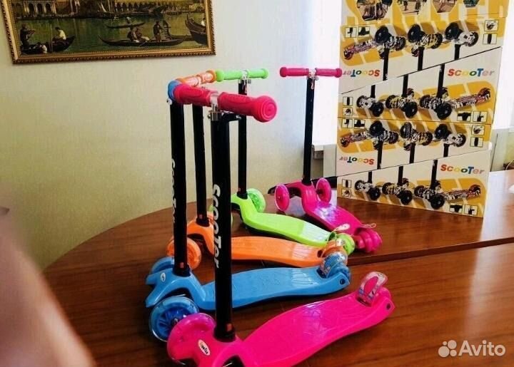 Яркий самокат Scooter MAxi 21st светящиеся колеса