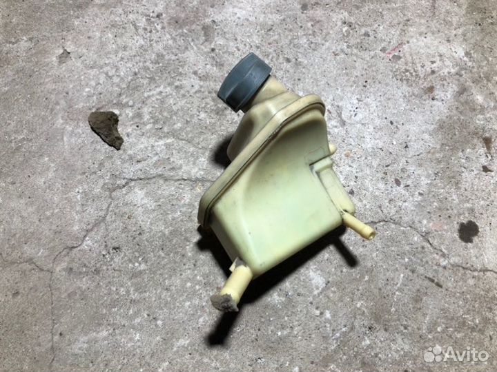 Бачок гидроусилителя руля Audi A8 D3 6.0W12BTH