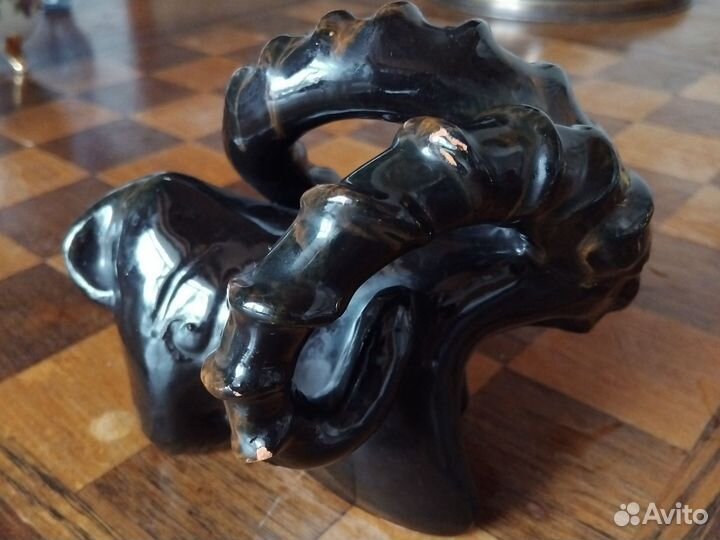 Фигура барана керамическая