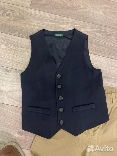 Продам жилет Benetton
