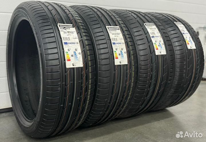 Bridgestone Potenza S001 245/45 R19 и 275/40 R19 102Y