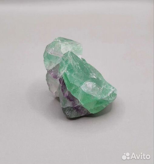 Радужный флюорит (56 г), Китай / Минералы