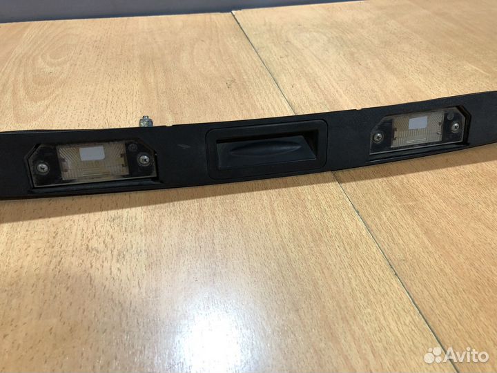 Молдинг багажника Ford Focus 2 хэтчбек с дефектом