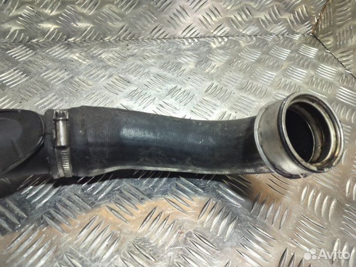 Патрубок интеркулера Volkswagen Passat B6 2.0T BWA