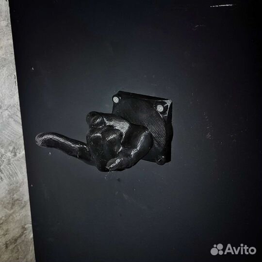 Настенный держатель для гитары