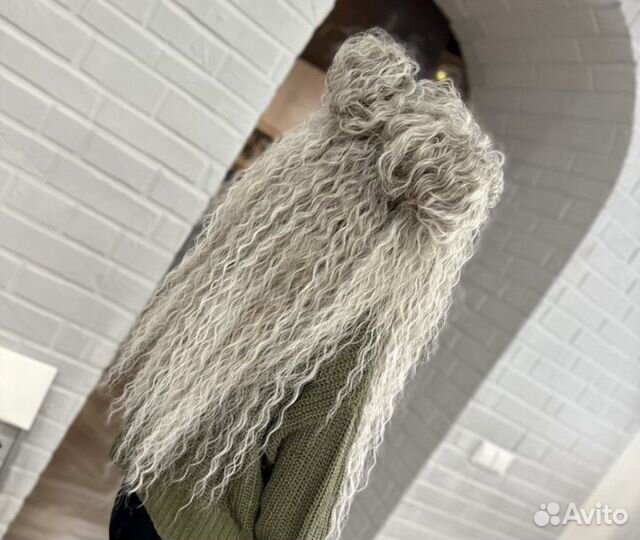 Модель на Афрокудри