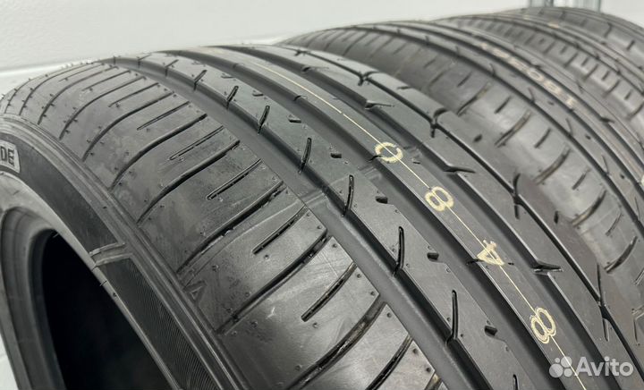 Dunlop SP Sport Maxx 050 265/35 R18 и 245/40 R18 97Y