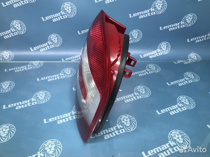 Фонарь задний правый Skoda Fabia