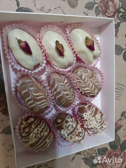 Финики в шоколаде