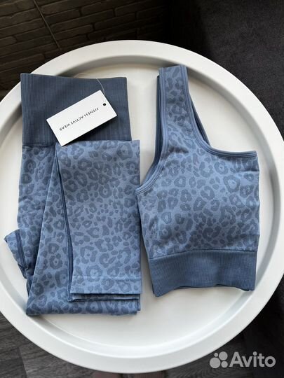 Костюм для фитнеса