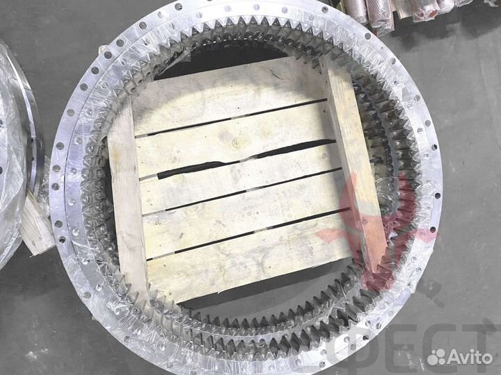 Поворотный круг Hyundai R300LC-9 81N8-00024GG