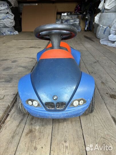 Машинка-каталка bmw