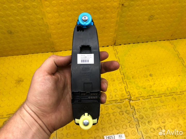 Блок управления стеклоподъемниками Infiniti Qx50