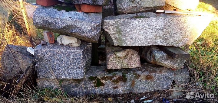 Гранитные блоки