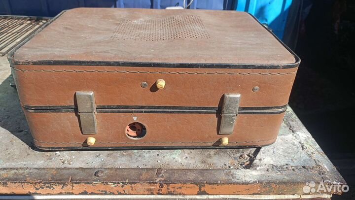 Советский проигрователь пластинок юность 301